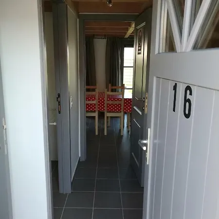 Zeehuisje 16 *